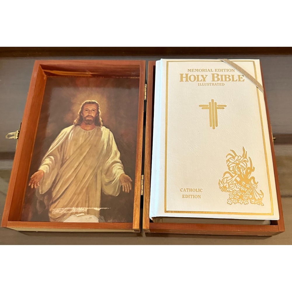 Vintage Memorial Edition Holy Bible Concordance‎ with Wood Box